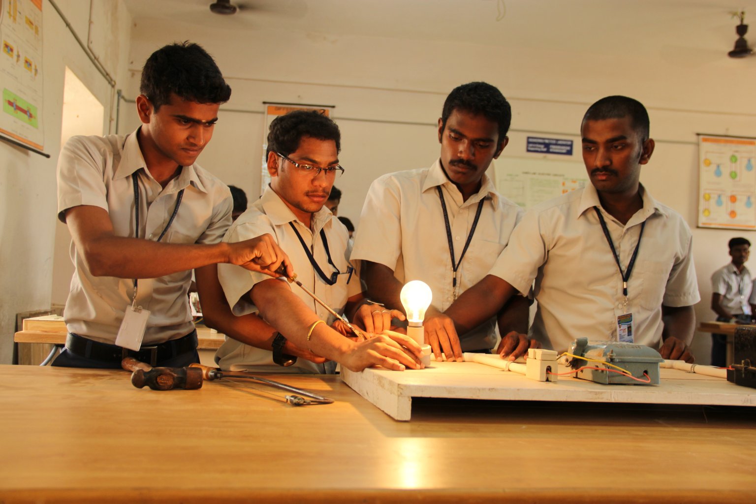 Laboratory MPNMJ Engineering College